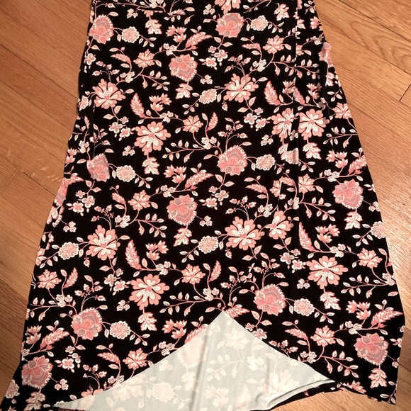 LOFT Dresses & Skirts - Ann Taylor LOFT elastic waist Tulip Skirt. Size Large Petite. New without tags.